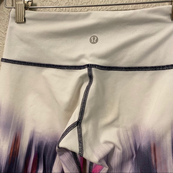 Lululemon Wunder Under Mirage Crops size 2 - Picture 3 of 4